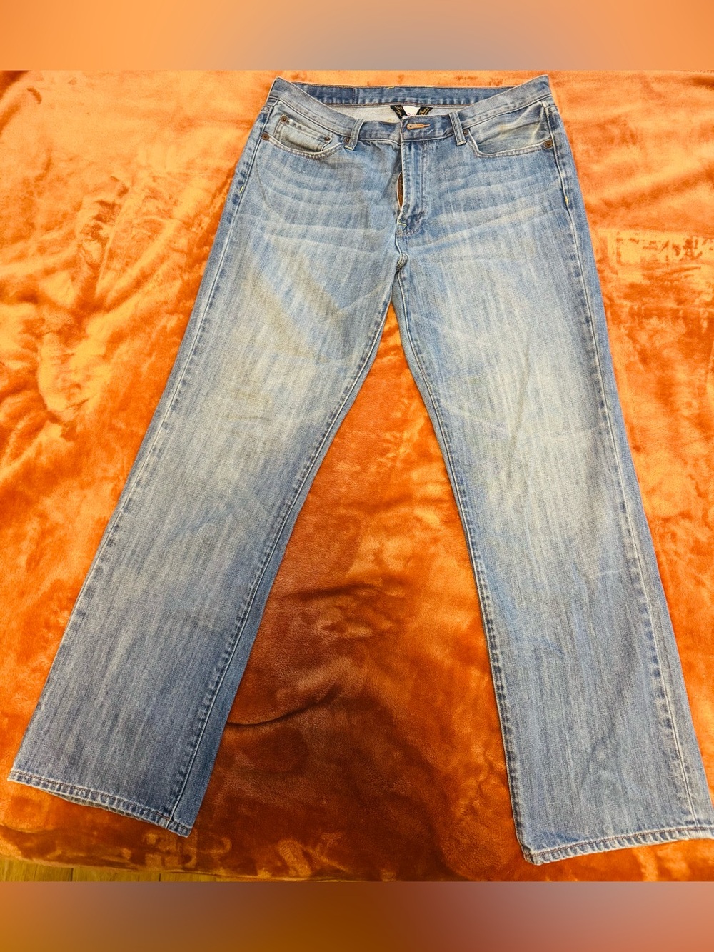 Lucky Brand Vintage Straight Jeans
Men's Size 33/30 Light Wash 100% Cotton